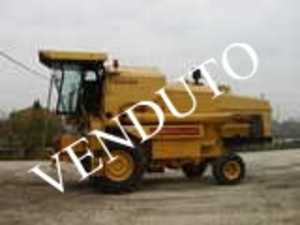 Mietitrebbia New Holland 8080