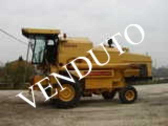 Mietitrebbia New Holland 8080